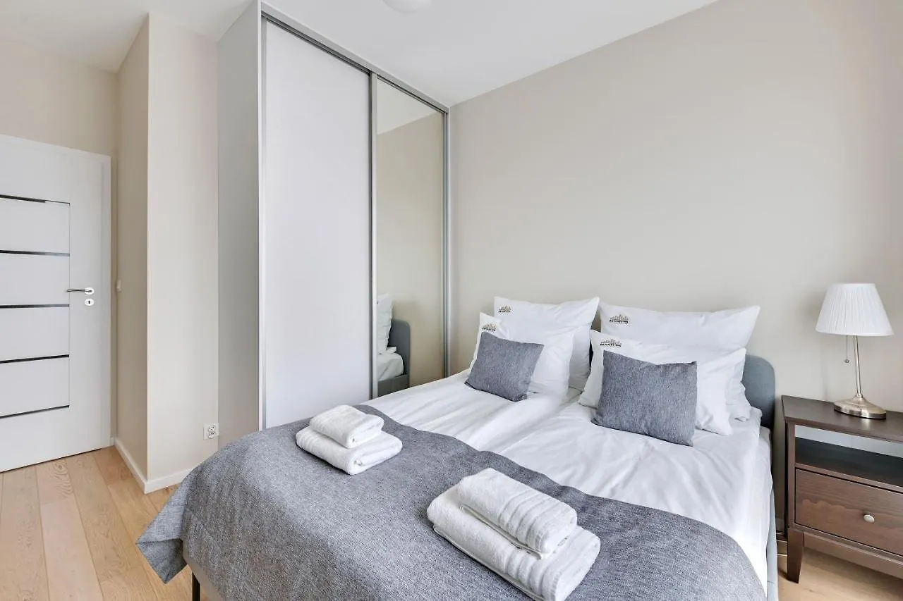 City Center Nowa Grobla Apartments & Parking By Downtown Apartments Gdańsk 0*,  Polska